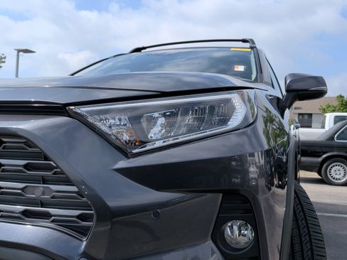 Used 2019 Toyota RAV4 Limited w/ Cold Weather Package FWD image 3