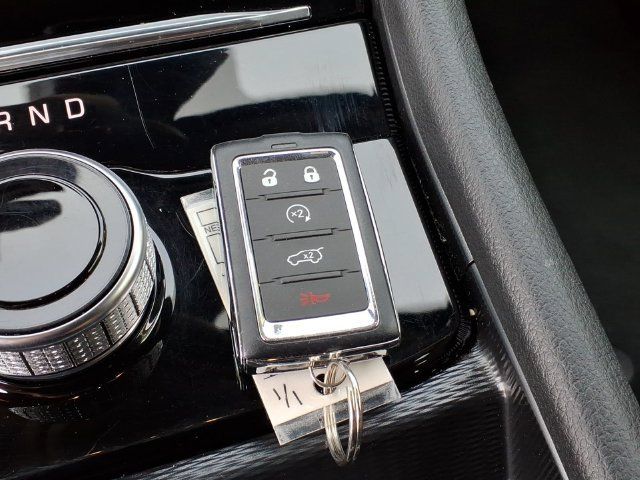 Used 2024 Jeep Grand Cherokee Limited w/ Luxury Tech Group II AWD/4WD image 32