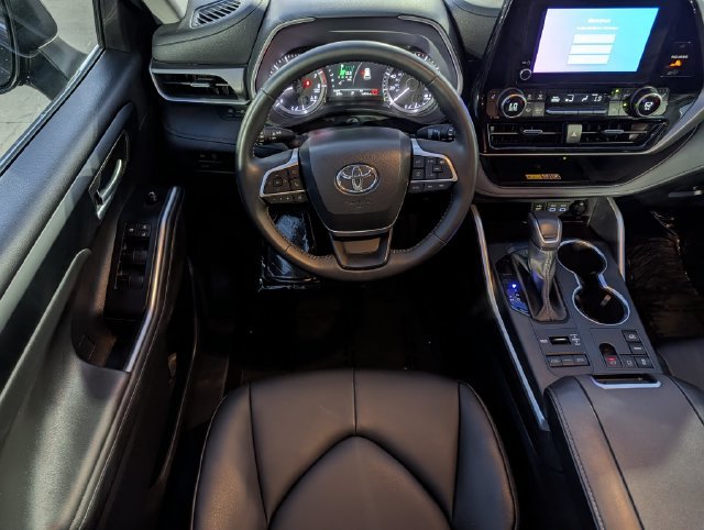 Used 2026 Toyota Highlander XLE AWD/4WD image 12