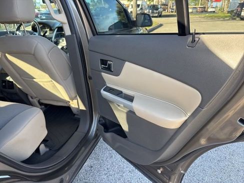 Used 2013 Ford Edge SEL FWD image 16