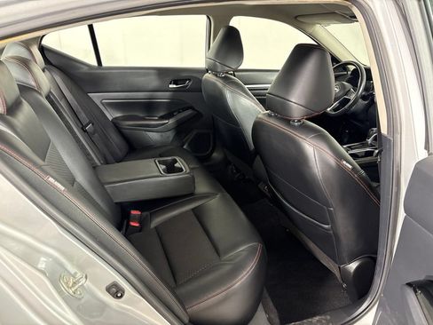 Used 2024 Nissan Altima 2.5 SR FWD image 22