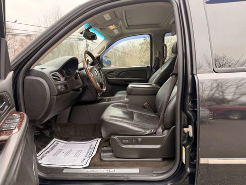 Used 2009 GMC Yukon Denali image 11