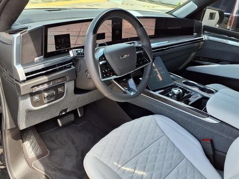 Used 2026 Cadillac Escalade V AWD/4WD image 13