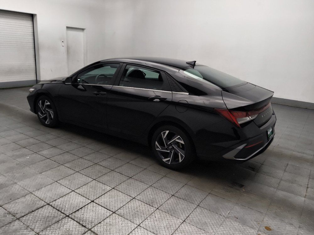 Used 2025 Hyundai Elantra SEL FWD image 3