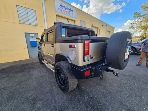Used 2005 HUMMER H2 SUT w/ Preferred Equipment Group AWD/4WD image 9