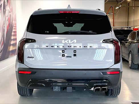 Used 2022 Kia Telluride EX w/ EX Premium Package image 5
