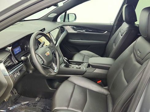 Used 2025 Cadillac XT6 Premium Luxury image 21