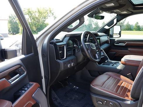 Used 2025 GMC Sierra 3500 Denali Ultimate AWD/4WD image 16