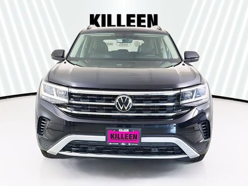 Used 2023 Volkswagen Atlas SE w/ Panoramic Sunroof Package FWD image 2
