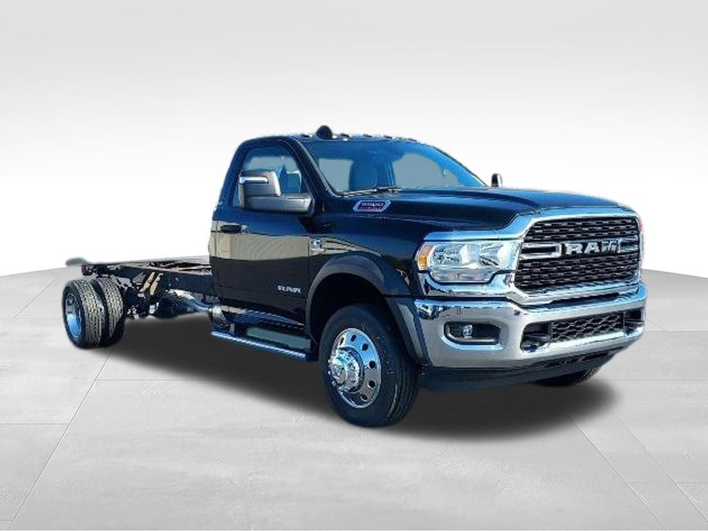 New 2024 RAM 5500 4x4 Regular Cab image 13