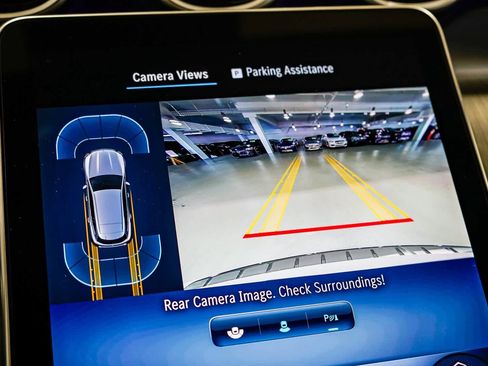 Used 2025 Mercedes-Benz GLC 300 image 24