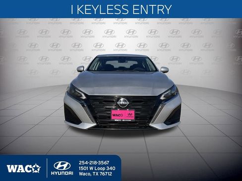 Used 2023 Nissan Altima 2.5 SV image 14