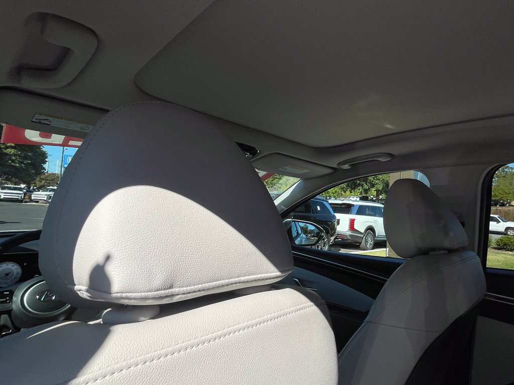 Certified 2022 Hyundai Tucson Limited FWD image 30