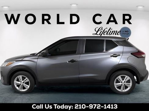 Used 2024 Nissan Kicks S FWD image 4