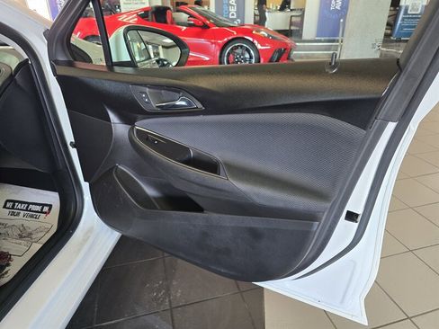 Used 2018 Chevrolet Cruze LT image 12