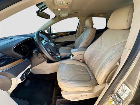 Used 2017 Lincoln MKC Select w/ Select Plus Package image 19