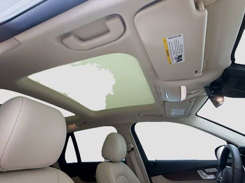 Certified 2021 Mercedes-Benz GLC 300 4MATIC image 17