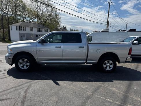 Used 2018 RAM 1500 Classic SLT AWD/4WD image 3