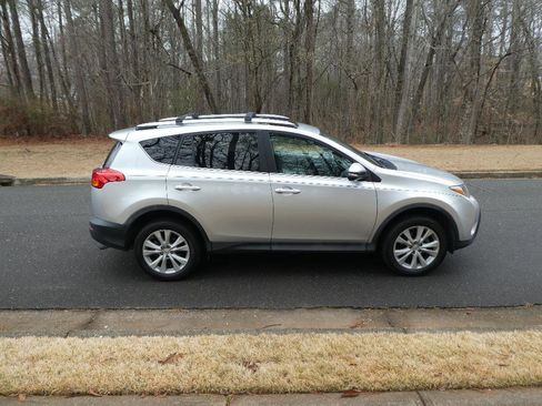 Used 2013 Toyota RAV4 Limited image 29