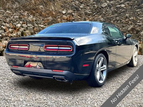 Used 2017 Dodge Challenger R/T RWD image 2