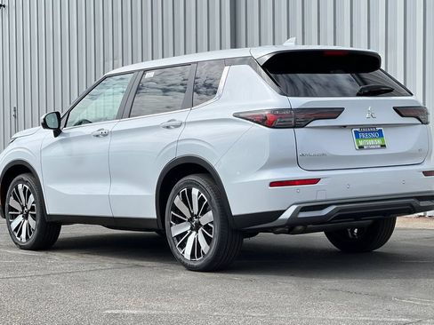 New 2026 Mitsubishi Outlander SE AWD/4WD image 7