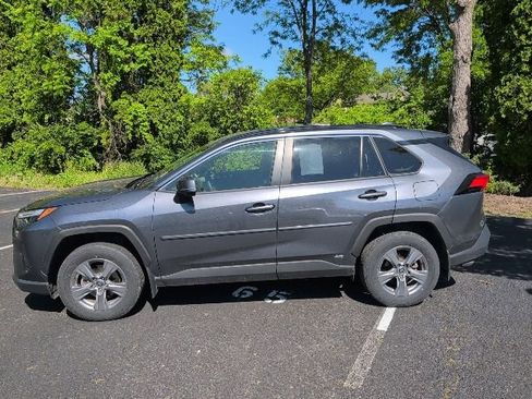 Used 2023 Toyota RAV4 LE AWD/4WD image 8