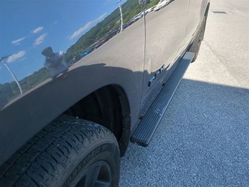 Used 2022 RAM 1500 Big Horn AWD/4WD image 5