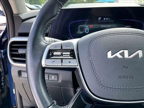 Certified 2025 Kia Telluride S FWD image 22