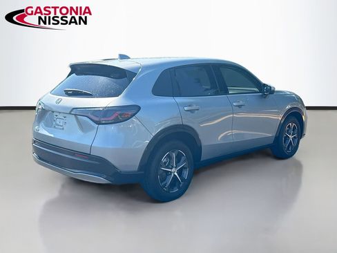 Used 2024 Honda HR-V EX-L image 9