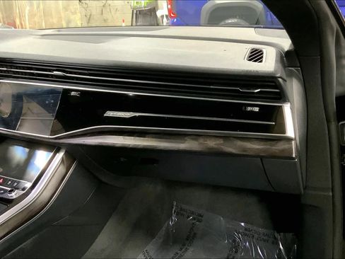 Used 2021 Audi Q8 Premium w/ Black Optic Package image 18