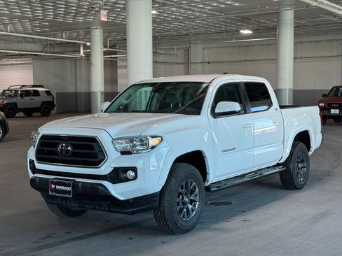 Used 2023 Toyota Tacoma SR5 RWD image 4