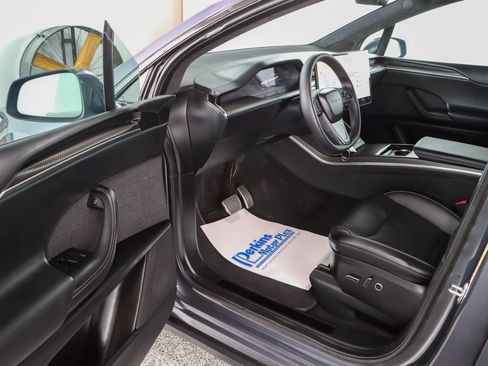 Used 2023 Tesla Model X Plaid AWD/4WD image 3