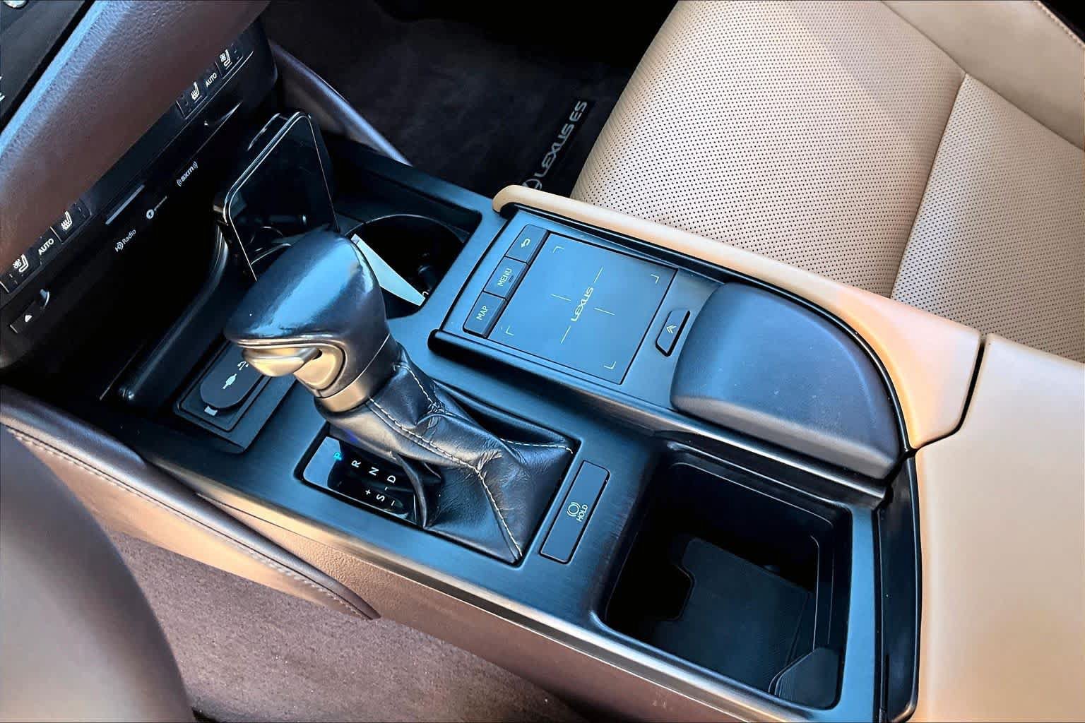 Used 2019 Lexus ES 350 w/ Premium Package FWD image 16