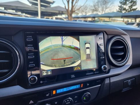 Used 2020 Toyota Tacoma image 29
