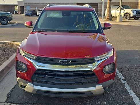 Used 2021 Chevrolet TrailBlazer LT w/ Convenience Package FWD image 2