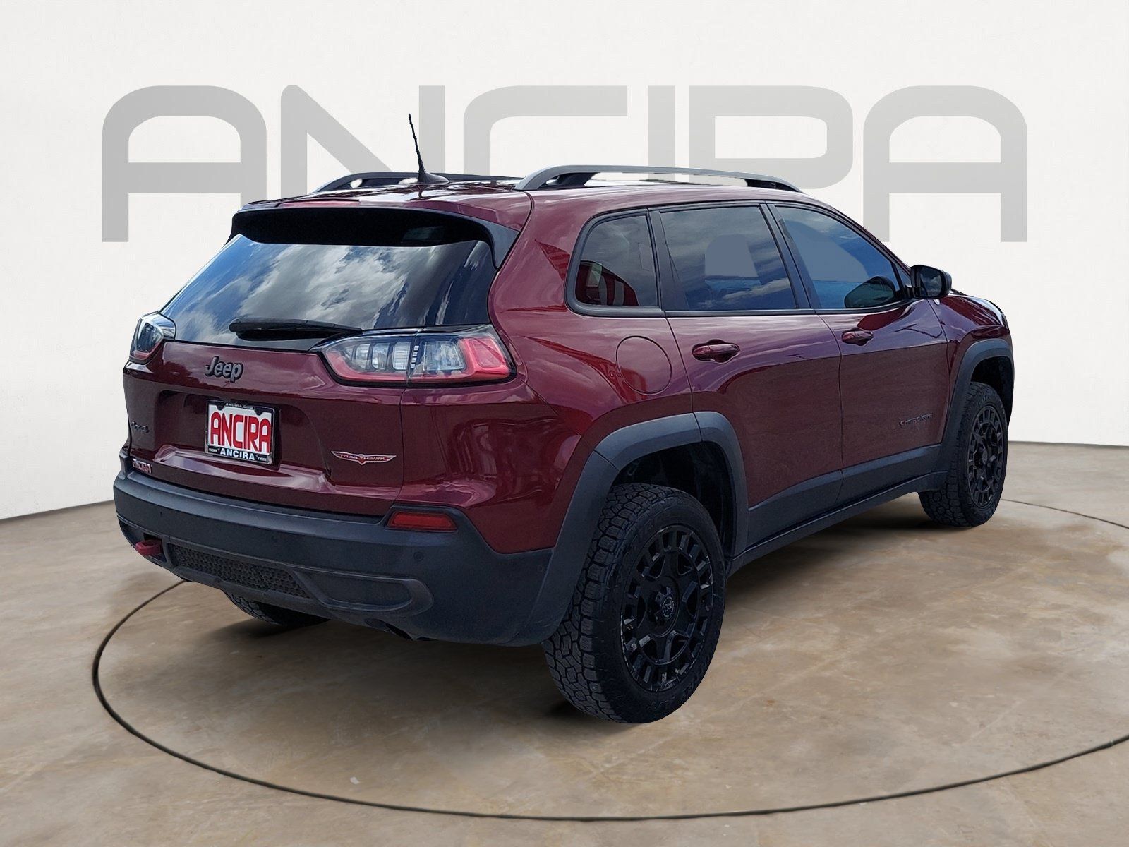 Used 2019 Jeep Cherokee Trailhawk AWD/4WD image 8