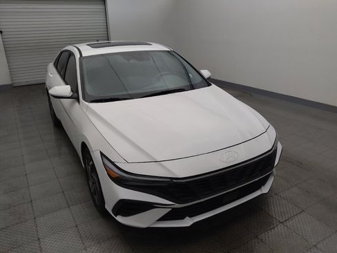 Used 2024 Hyundai Elantra SEL w/ Convenience Package FWD image 14