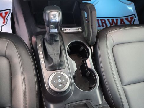 Used 2024 Ford Bronco Everglades image 22