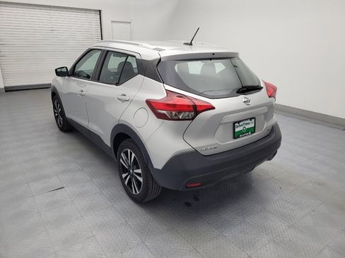 Used 2019 Nissan Kicks SV image 5