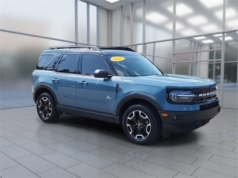 Used 2022 Ford Bronco Sport Outer Banks image 2