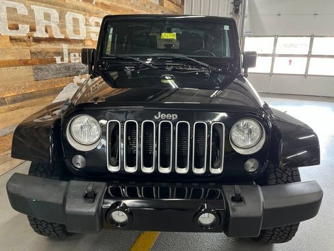 Used 2016 Jeep Wrangler Sahara AWD/4WD image 6