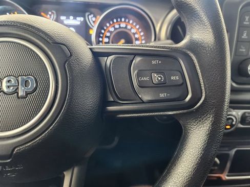 Used 2021 Jeep Gladiator Sport AWD/4WD image 30