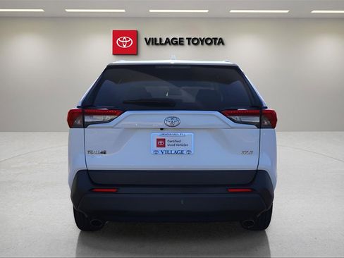 Certified 2019 Toyota RAV4 XLE Premium image 4