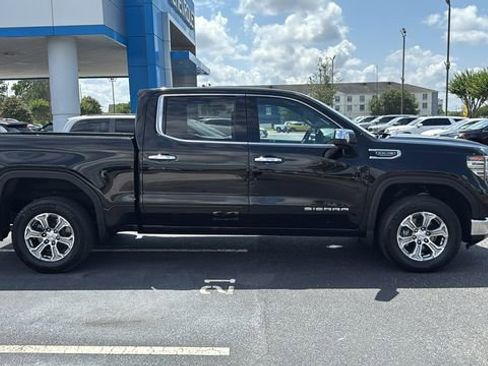 Used 2024 GMC Sierra 1500 SLT image 8