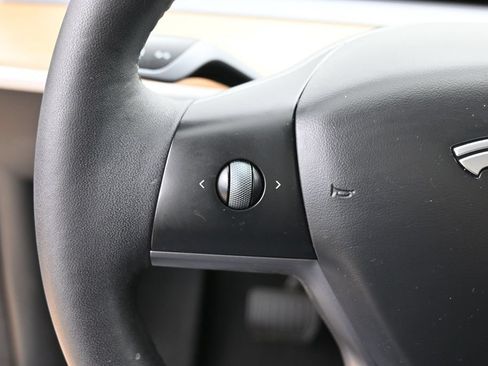 Used 2023 Tesla Model Y Long Range AWD/4WD image 19