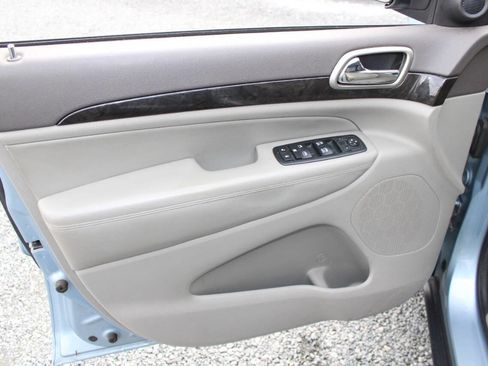 Used 2012 Jeep Grand Cherokee Laredo image 18