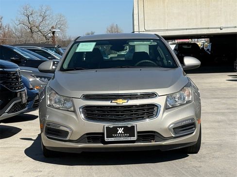 Used 2016 Chevrolet Cruze LT w/ Technology Package image 8