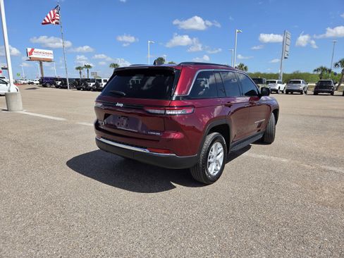 New 2026 Jeep Grand Cherokee Laredo AWD/4WD image 7