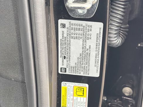 Used 2025 GMC Yukon AT4 w/ Premium Trailering Package AWD/4WD image 35