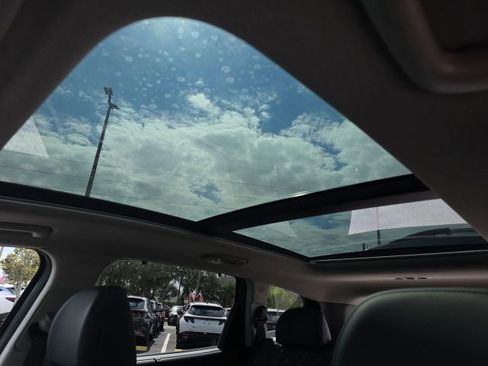 Certified 2022 Hyundai Santa Fe Limited image 5